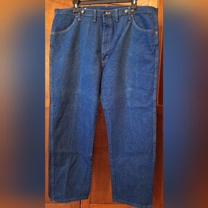 NWOT RUSTLER men's straight leg jeans. Size 44×30